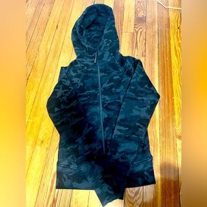 Lululemon zip up jacket size 4